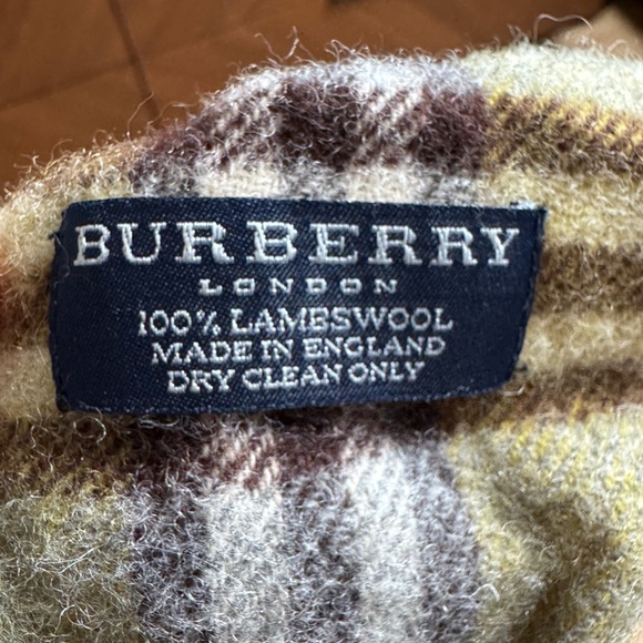 BURBERRY Green Plaid 100% Lambswool Scarf GUC - Picture 3 of 3